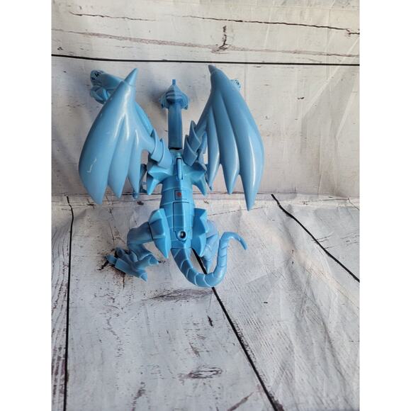 1996 Yu-Gi-Oh Blue Eyes Dragon 8” Kazuki Takahashi Action Figure Sound Works - Picture 6 of 6